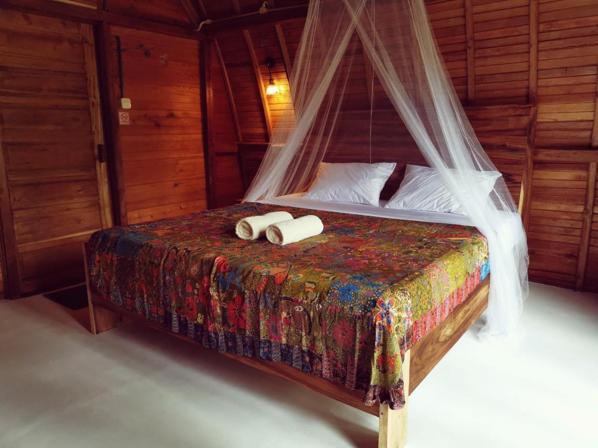 Coconut Tree Cottages Batukaras Esterno foto