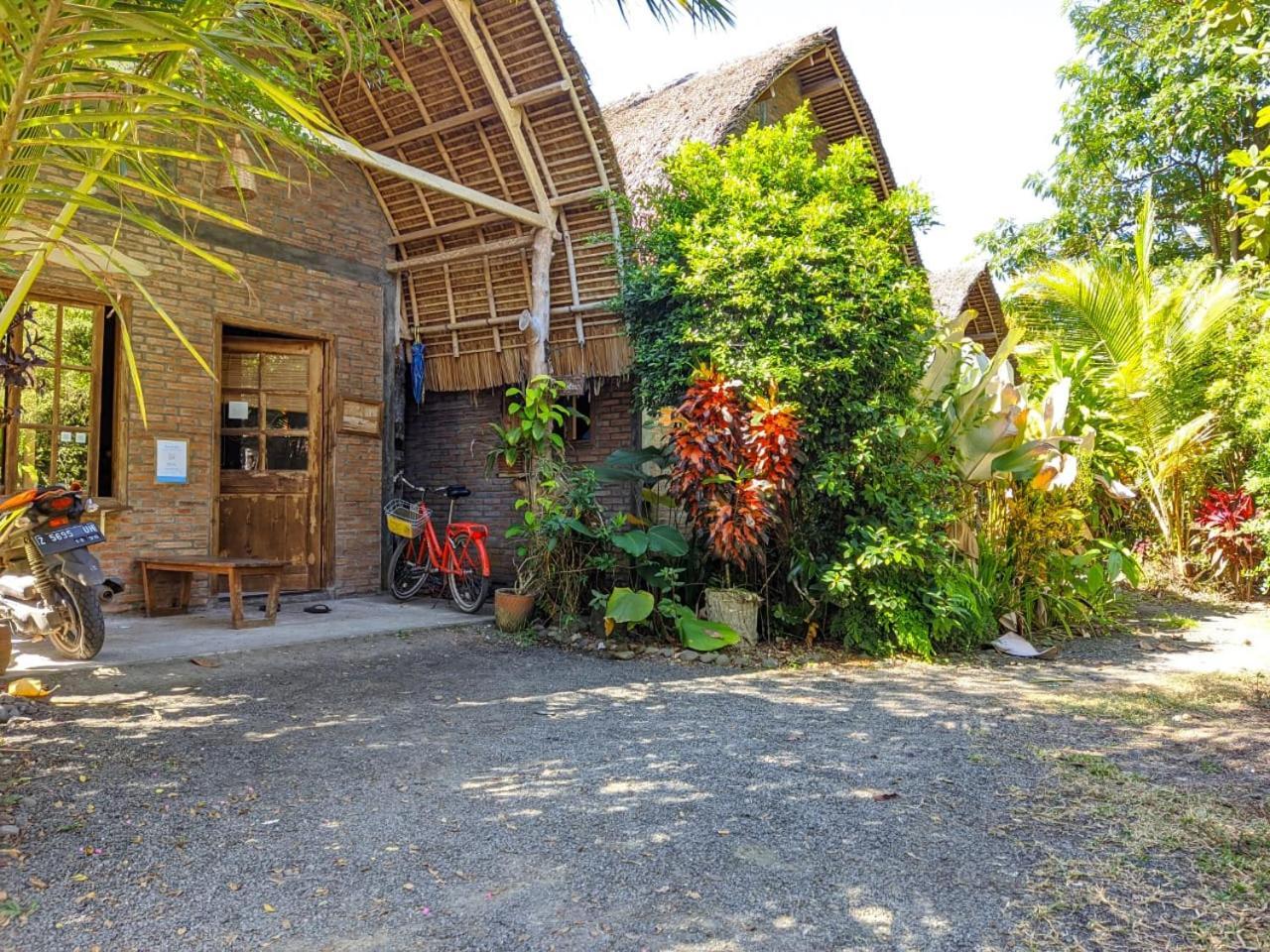 Coconut Tree Cottages Batukaras Esterno foto